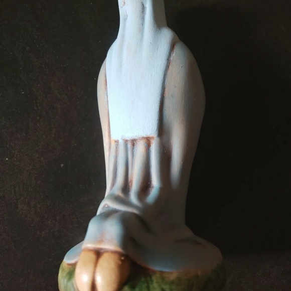 Vintage Mother Mary Nativity Figurine - Picture 5 of 5